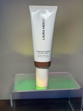 Laura Mercier 
Long-Wear Tinted Moisturizer Natural Dewy Skin Tint 6C Brunette